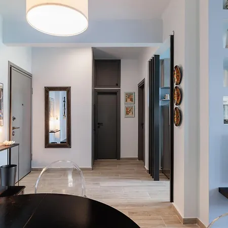 F & B Collection - Flat For 4 *