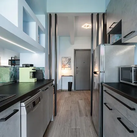 Апартамент F & B Collection - Flat For 4 *