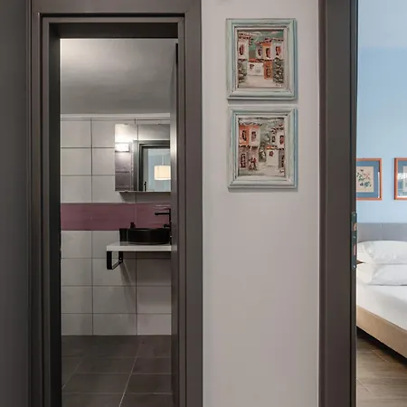 F & B Collection - Flat For 4