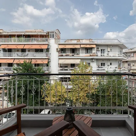 Апартамент F & B Collection - Flat For 4 *